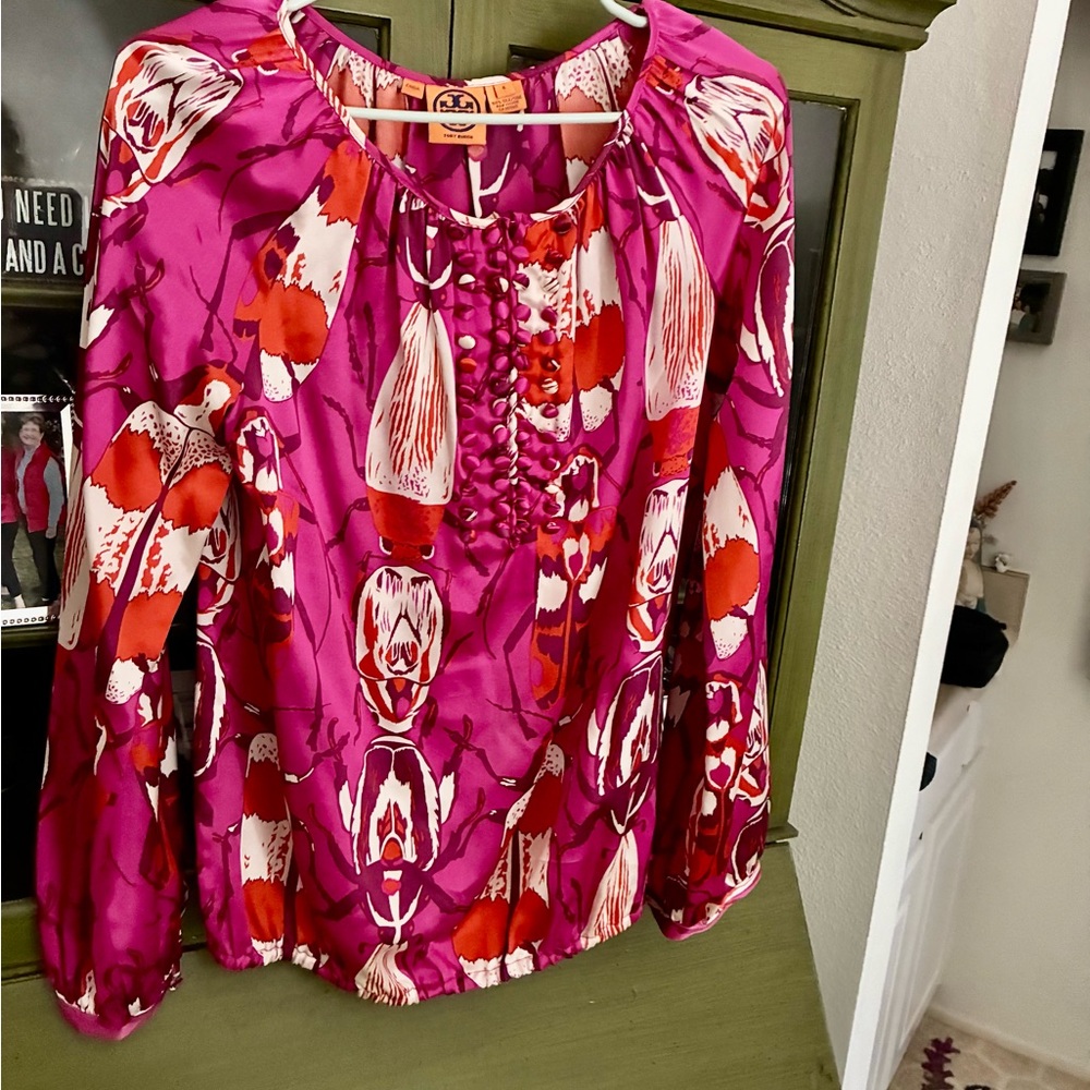 Tory Burch Pink and Orange Blouse beautiful elastic bottom covered button sleeve
